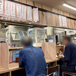 Yakitori Hidaka - カウンター上部の壁に「おすすめメニュー」あり。