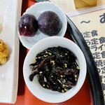 Jinduu Onsen - 神通定食【入浴付･日替り】
                      (からあげ定食)
                      葡萄･昆布の佃煮