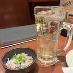 ごろり - お通しとブラックニッカのハイボール