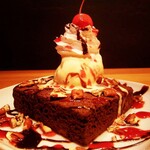 Dark Chocolate Brownie & Ice cream