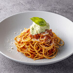 義大利面羅勒的番茄醬自制鱷梨義大利燉煮芝士