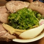 麺屋 菜々兵衛 - 夜醤油・大盛・チャーシュー・ネギ山盛り