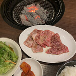 炭火焼肉 はな火 - 