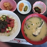魚幸 - カツオ丼