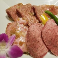 游玄亭 新宿 - タン、サーロイン、ロース