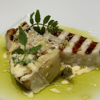 アーティショー - カジキマグロと筍のグリル、西洋ワサビのソース。