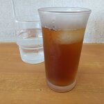 喜多方ラーメン 天高盛 - ウーロン茶がサービス