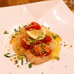 ピッツェリア パーレンテッシ - ⚫ボタン海老カルパッチョ  ピスタチオとレモン