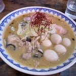 雪ぐに - 限定　牡蠣味噌ラーメン　1400円　レア焼豚　うずらの卵トッピング