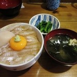 みなと食堂 - 平目漬丼 ホタテはサービス（2013/7/13）