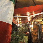 アンティカ オステリア マジカメンテ - テラスは一卓のみになりました 