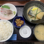 Tsurumiichibasyokudoutsuna - 鯖の味噌煮定食