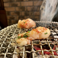 炭火焼肉ホルモン うしごろ 中目黒店 - シマチョウ