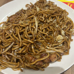 築地銀だこ - 焼きそば大盛。紅生姜・青のり抜き。焼きそばはシンプルなのが一番。これに半熟の黄身を絡めたら無敵だと思うので、築地銀だこさん、是非ともご検討を。