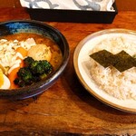 らっきょ＆Star - 焼チーズ丸ごとロースト玉ねぎの厚切りベーコンスープカレー