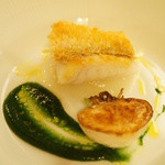 マダム・トキ - 京都舞鶴産甘鯛のウロコ焼き　オーガニック蕪のピュレとそのラヴィオリ
      