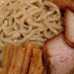 つけ麺 井手 - つけ麺、全部載せ。チャーシューが分厚いです！