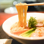 らーめん 鉢ノ葦葉 - リフトアップ