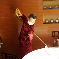 四川豆花飯荘 東京店 - 肩から