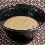 ラー麺 ずんどう屋 - 味玉らーめんのスープ