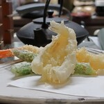 桶家乃隠居 - キスなど