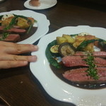 ビストロ バキュース - ２０１３・７・２２　鴨ローストと嫁の前足