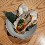 和食 八のじ - 殻付きカキ 480円