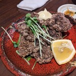 鯨の胃袋 - 鯨の熟成赤身肉の竜田揚げ