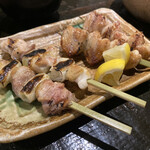 串焼BISTRO 福みみ - 串５種　ねぎま　ボンジリ