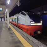Sushi Izakaya Taru - 2022年10月　JE東日本　E751系　つがる　青森駅にて