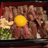 馬刺しと焼き鳥 グルマン三年坂 - 