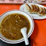 中山飯店 - カレーラーメン、餃子