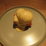 MOZU - サーモンベネディクト