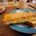 7 Rooms Hotel & Cafe - 