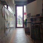 sakura cafe - 客席からカウンター席と入口