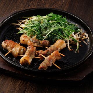 也提供使用廣島縣特有食材的鐵板燒和單點菜餚。