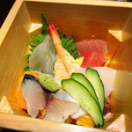 割烹 やまと 路地裏 - 海鮮ちらし