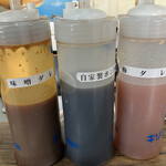 ToRi坊主 - 卓上タレは３種。