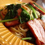 マイカイ - ほうれん草とベーコンのパスタ（塩味）