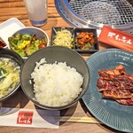 Kokusangyuu Yakiniku Kuidon - 国産特選カルビと上ハラミセット　￥1848