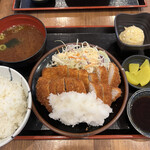 かつ丼吉兵衛 - おろしとんかつ定食背ロース倍かつ、大根おろしたっぷりでした。