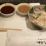 とんかつ マンジェ - 先付けの定食セット(サラダ・漬物)