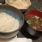 とんかつ マンジェ - 定食セット(ライス・赤だし・漬物・サラダ)