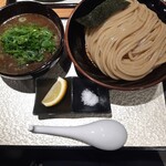 中華蕎麦 ひら井 - 【限定】ブラックつけ蕎麦　少な目ネギ増し