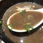 中華蕎麦 ひら井 - このスープ割までが旨い！　(ポットの生姜スープを投入)