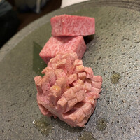 肉の匠 将泰庵 船橋駅前 はなれ店 - 脂がもう美味しさを物語っています笑