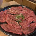 Shichirin Sumibiyakiniku Yuurin - 和牛赤身ロース