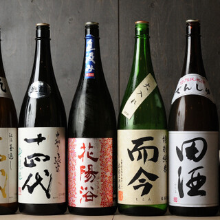通常备有50种以上种类丰富的日本酒和烧酒350日元~