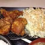 お肉屋さんの定食と丼 岩井畜産 - 