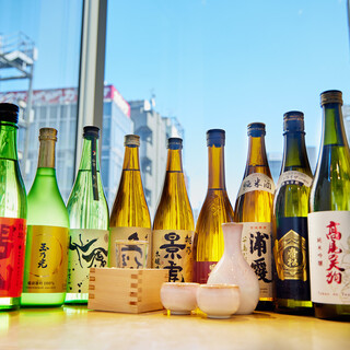 日本酒は常時10種ほどご用意しております。